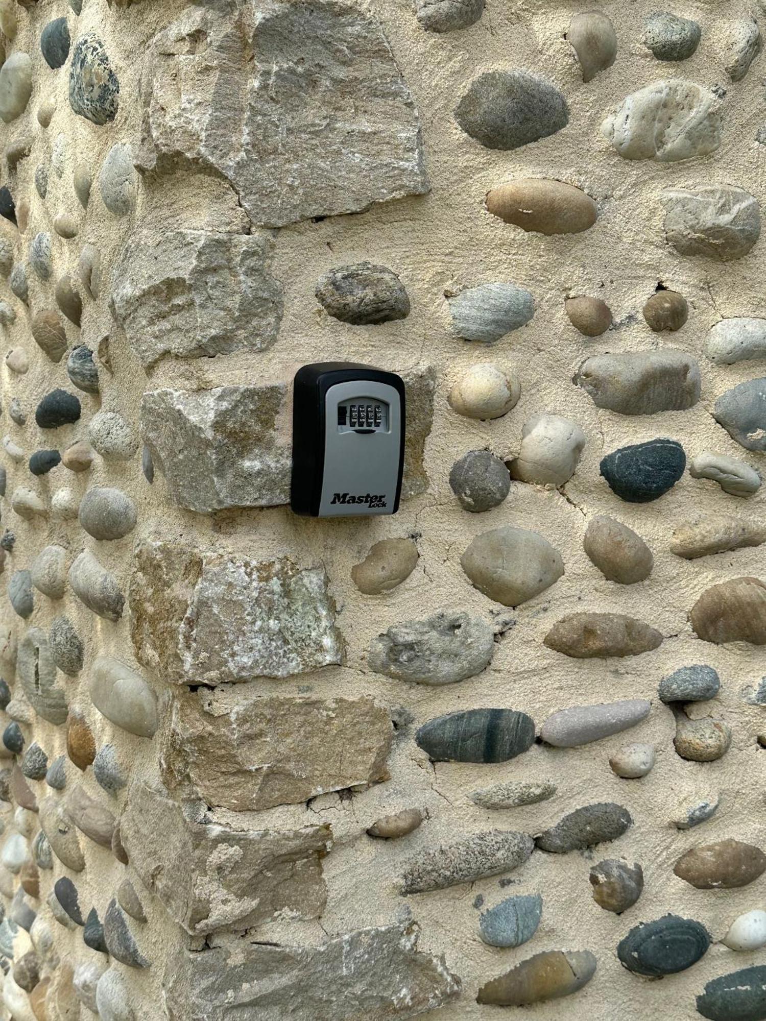 Maisonnette Independante Au Calme Dans Un Grand Jardin Châteauneuf-du-Rhône Εξωτερικό φωτογραφία
