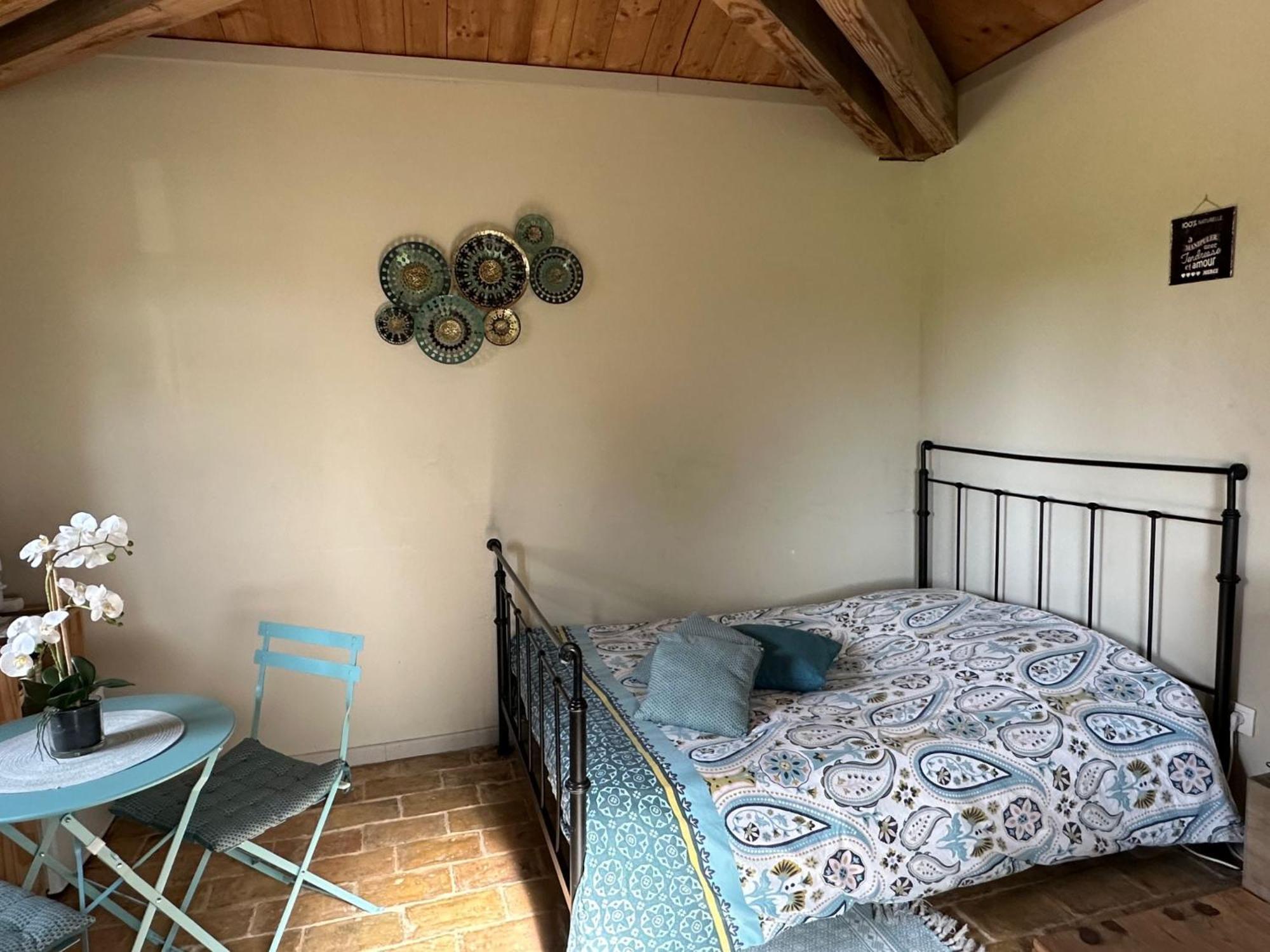 Maisonnette Independante Au Calme Dans Un Grand Jardin Châteauneuf-du-Rhône Εξωτερικό φωτογραφία
